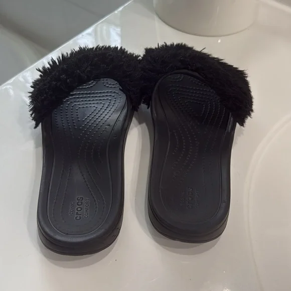 CROCS Black Fuzzy Slide Sandals - Picture 2 of 4
